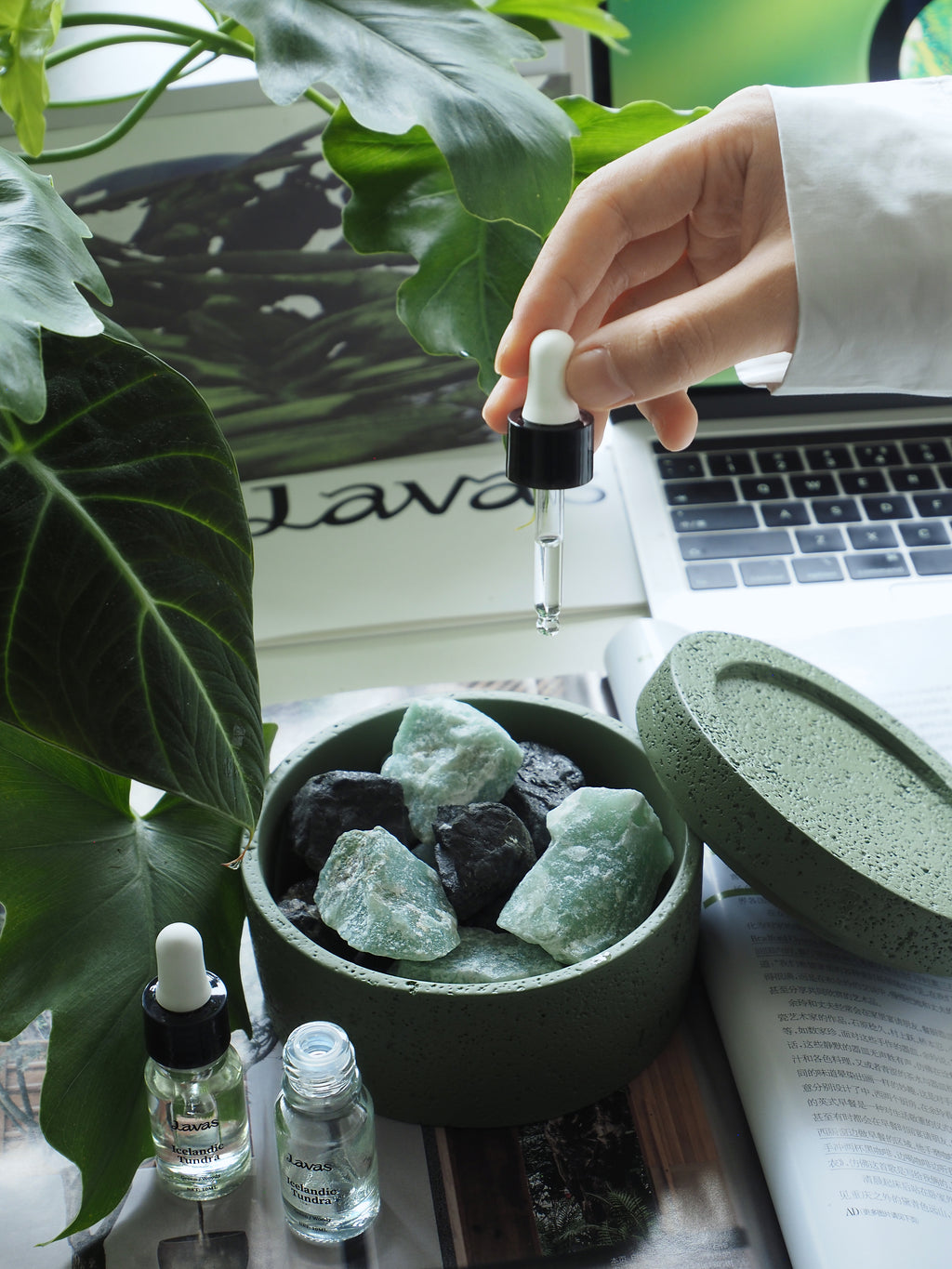 ICELANDIC TUNDRA · Crystal Diffuser — 600g